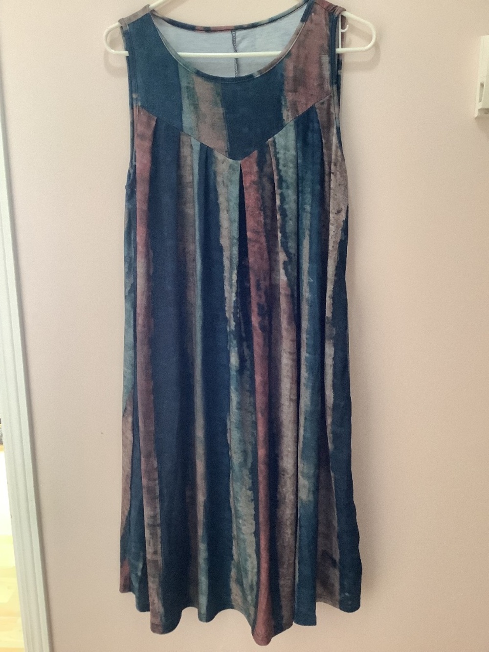 Dress - Picture 1 of 2